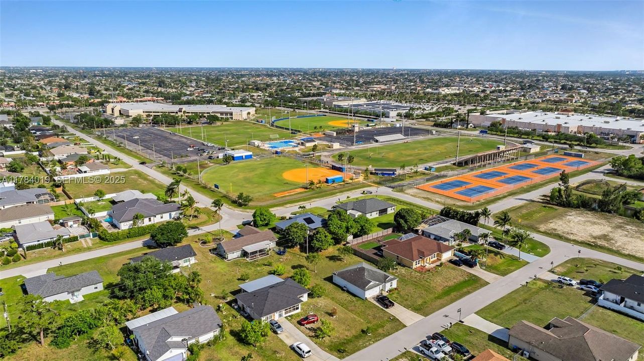 For Sale: $617,900 (4 beds, 3 baths, 1931 Square Feet)