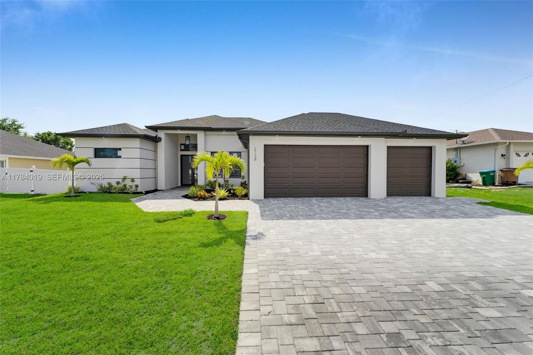 For Sale: $617,900 (4 beds, 3 baths, 1931 Square Feet)