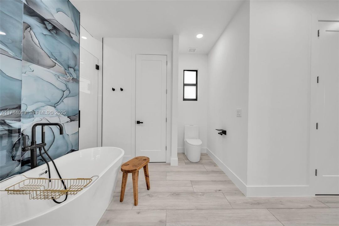 For Sale: $617,900 (4 beds, 3 baths, 1931 Square Feet)