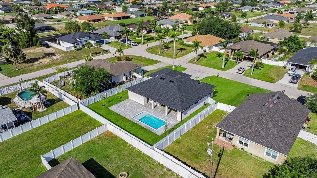 For Sale: $617,900 (4 beds, 3 baths, 1931 Square Feet)