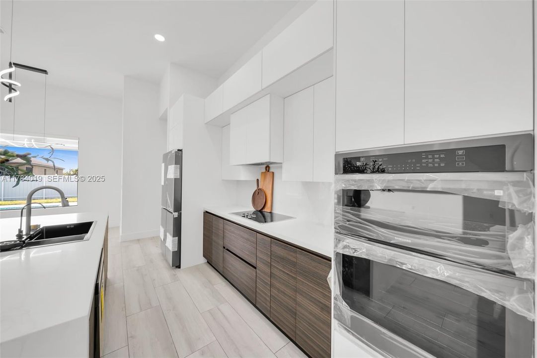 For Sale: $617,900 (4 beds, 3 baths, 1931 Square Feet)