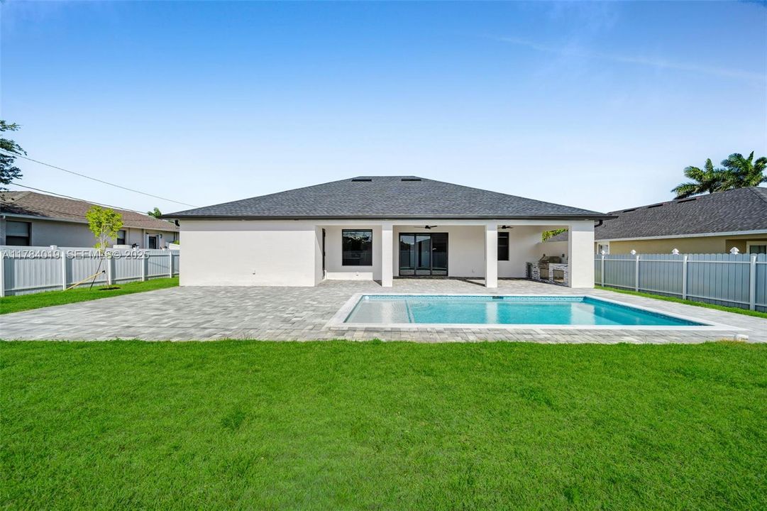 For Sale: $617,900 (4 beds, 3 baths, 1931 Square Feet)