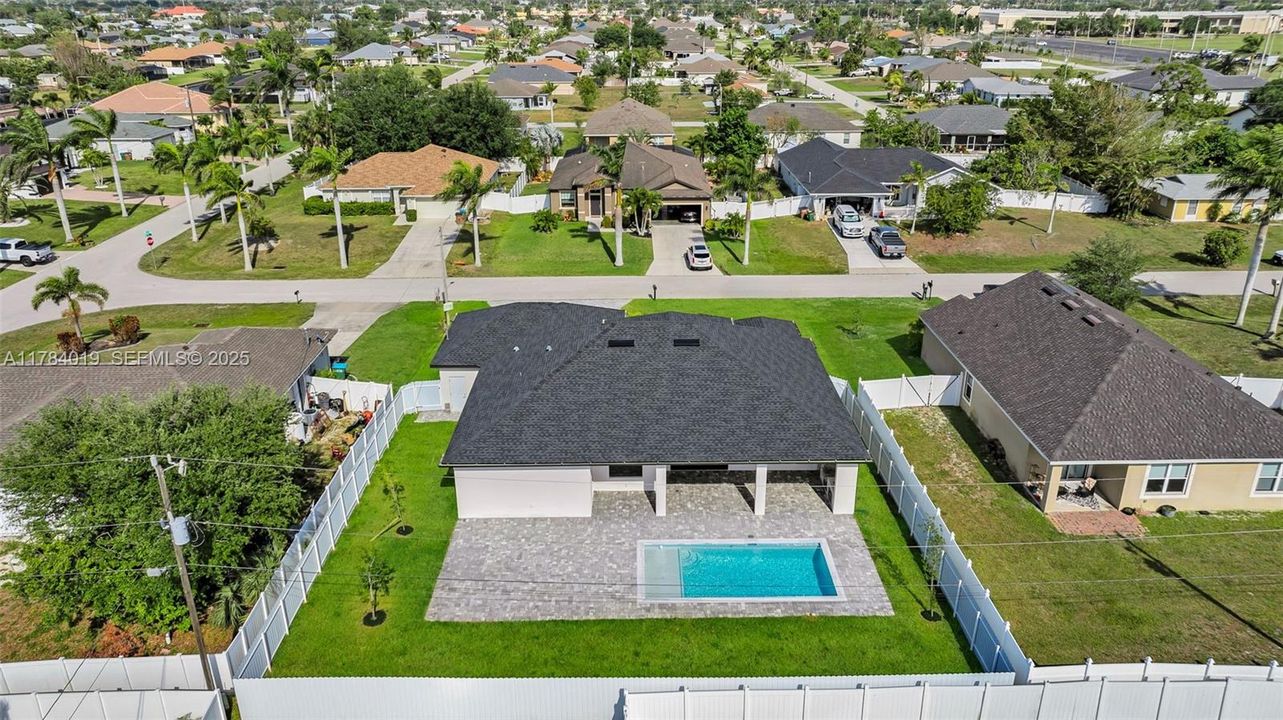 For Sale: $617,900 (4 beds, 3 baths, 1931 Square Feet)