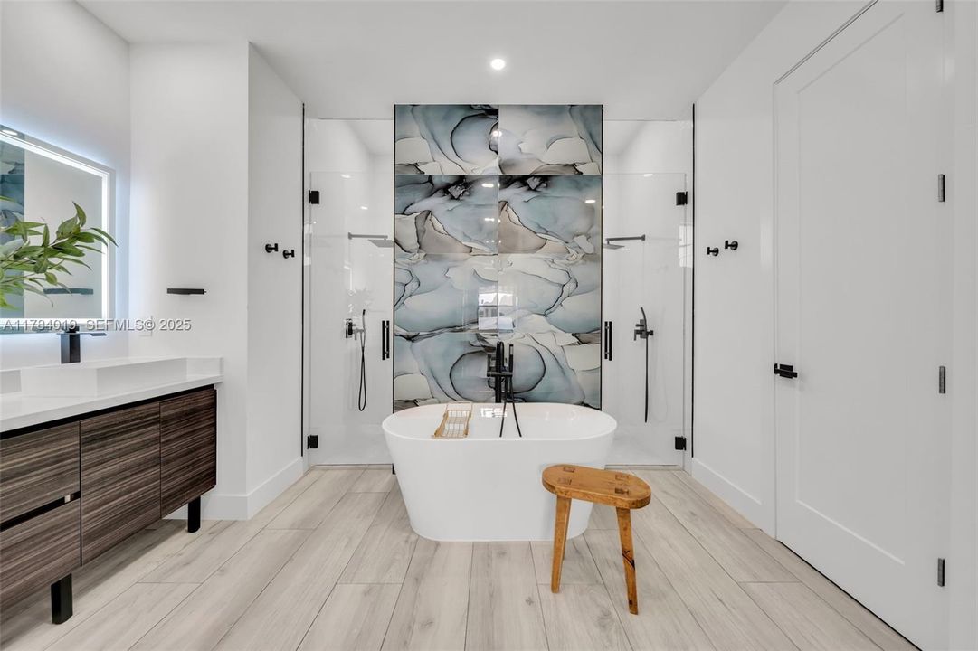 For Sale: $617,900 (4 beds, 3 baths, 1931 Square Feet)