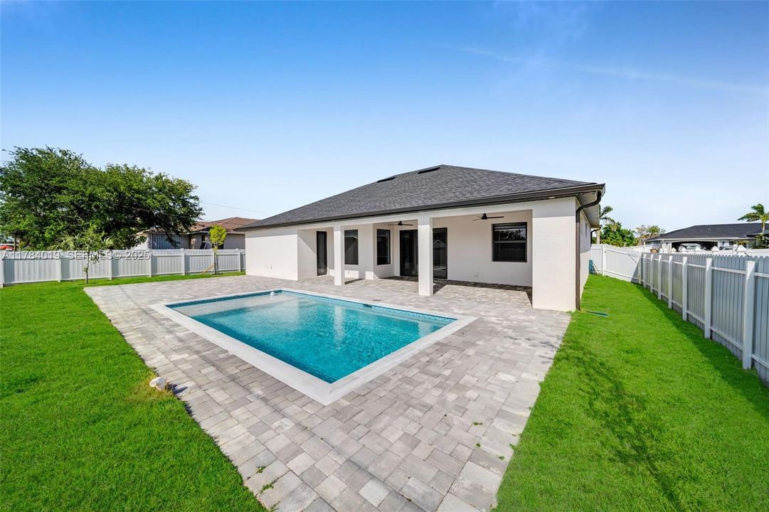 For Sale: $617,900 (4 beds, 3 baths, 1931 Square Feet)