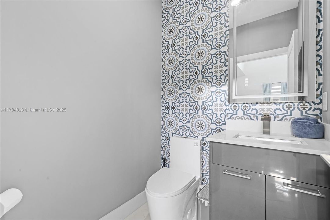 Recently Rented: $7,500 (5 beds, 4 baths, 3368 Square Feet)