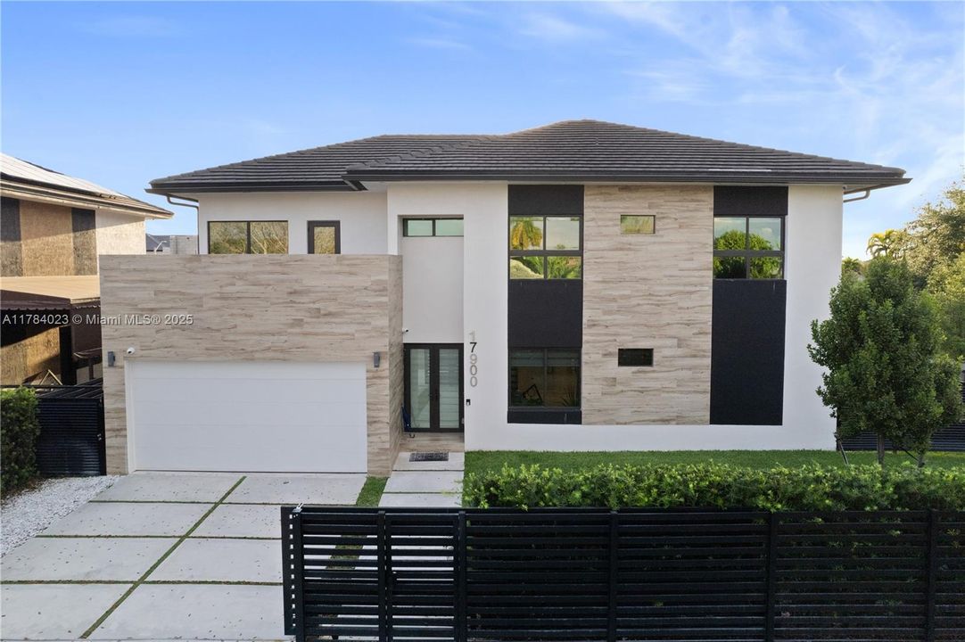 Recently Rented: $7,500 (5 beds, 4 baths, 3368 Square Feet)