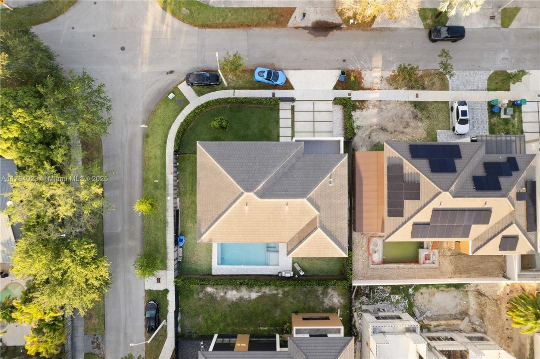 Recently Rented: $7,500 (5 beds, 4 baths, 3368 Square Feet)