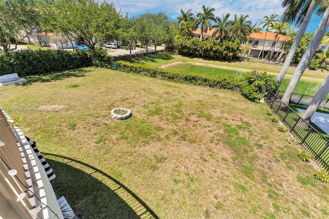 Недавно продано: $1,295,000 (5 спален, 4 ванн, 4717 Квадратных фут)