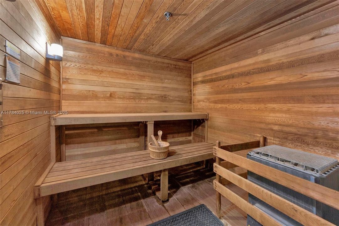 Недавно продано: $1,295,000 (5 спален, 4 ванн, 4717 Квадратных фут)