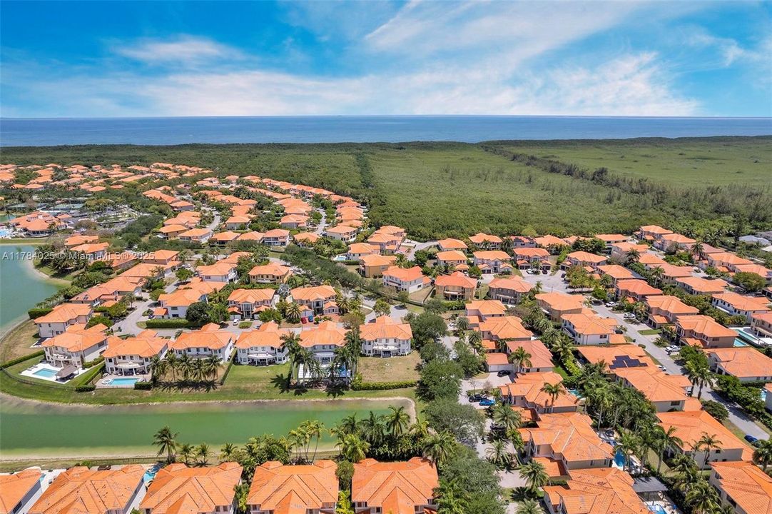 Недавно продано: $1,295,000 (5 спален, 4 ванн, 4717 Квадратных фут)