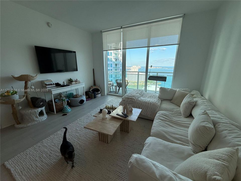 最近租的: $3,400 (1 贝兹, 1 浴室, 702 平方英尺)