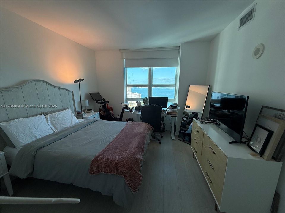 最近租的: $3,400 (1 贝兹, 1 浴室, 702 平方英尺)