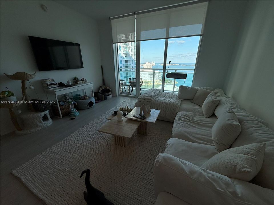 最近租的: $3,400 (1 贝兹, 1 浴室, 702 平方英尺)