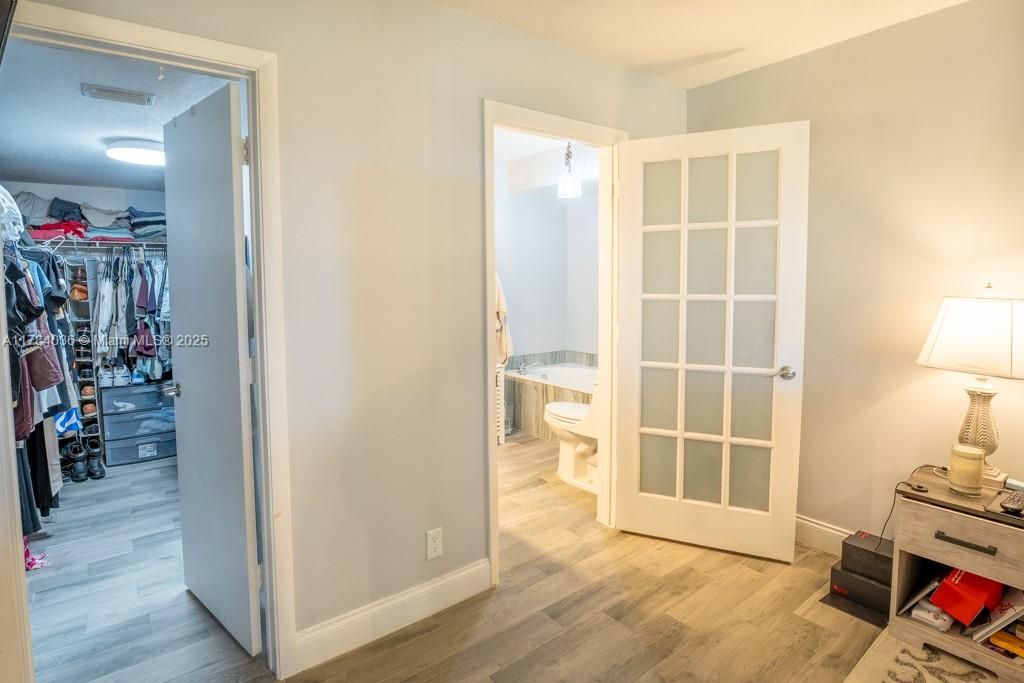 Recently Sold: $339,000 (2 beds, 2 baths, 1323 Square Feet)