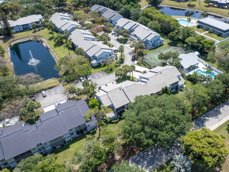 Recently Sold: $339,000 (2 beds, 2 baths, 1323 Square Feet)