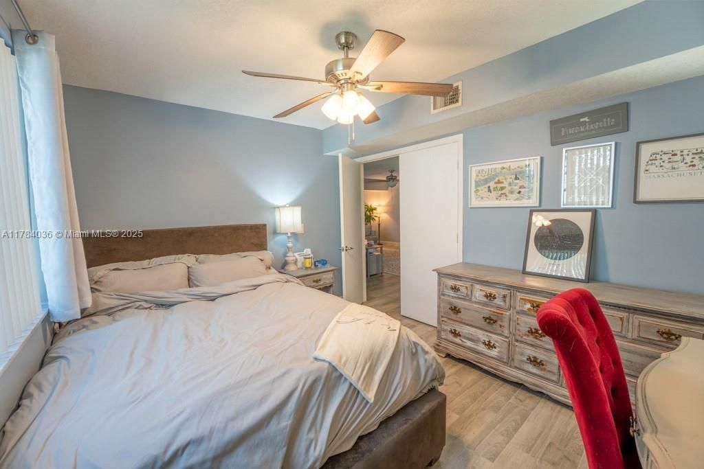 Recently Sold: $339,000 (2 beds, 2 baths, 1323 Square Feet)