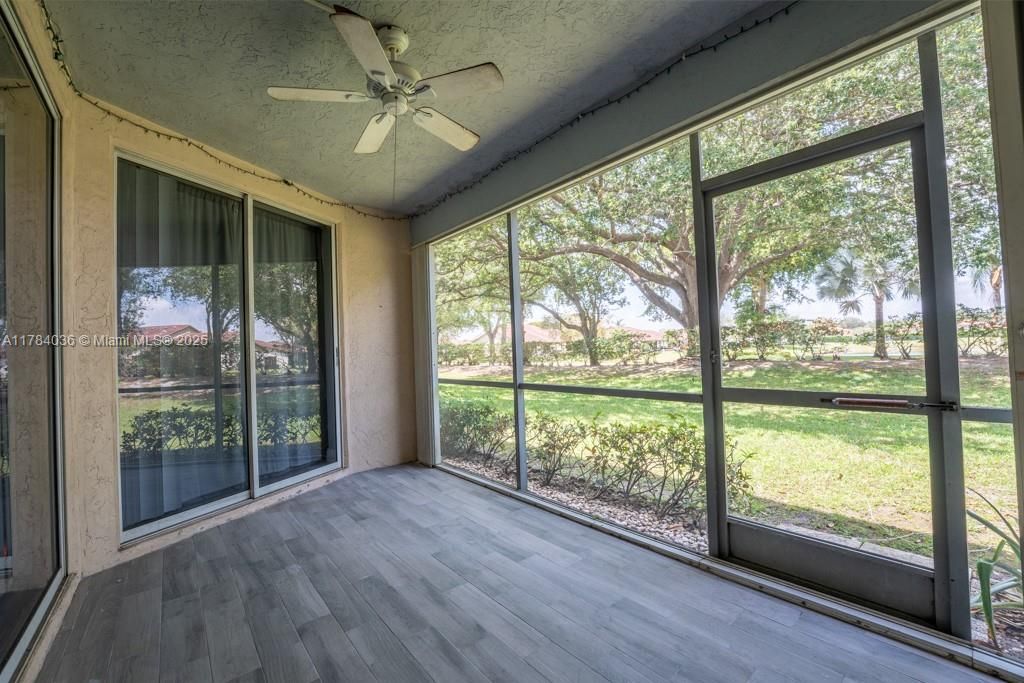 Recently Sold: $339,000 (2 beds, 2 baths, 1323 Square Feet)
