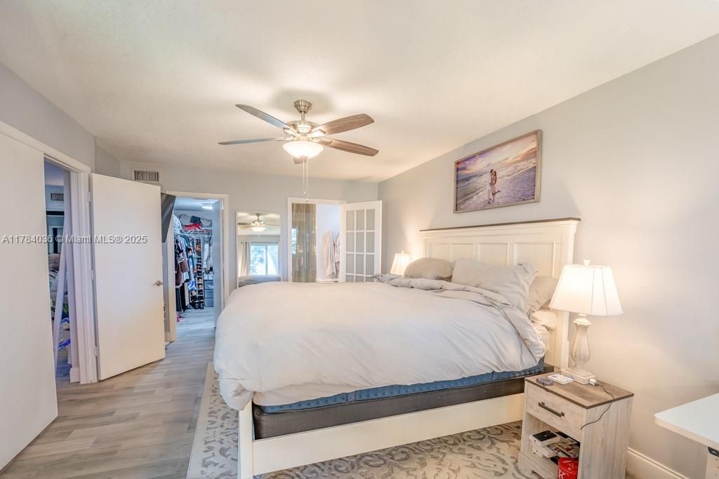 Recently Sold: $339,000 (2 beds, 2 baths, 1323 Square Feet)