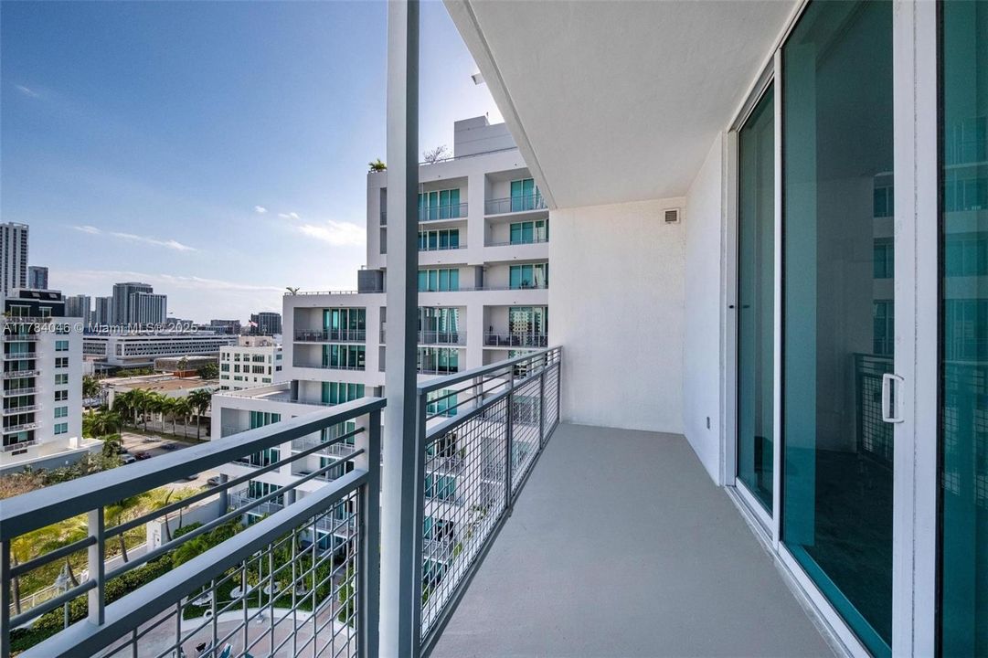 Recently Rented: $3,400 (2 beds, 2 baths, 1036 Square Feet)