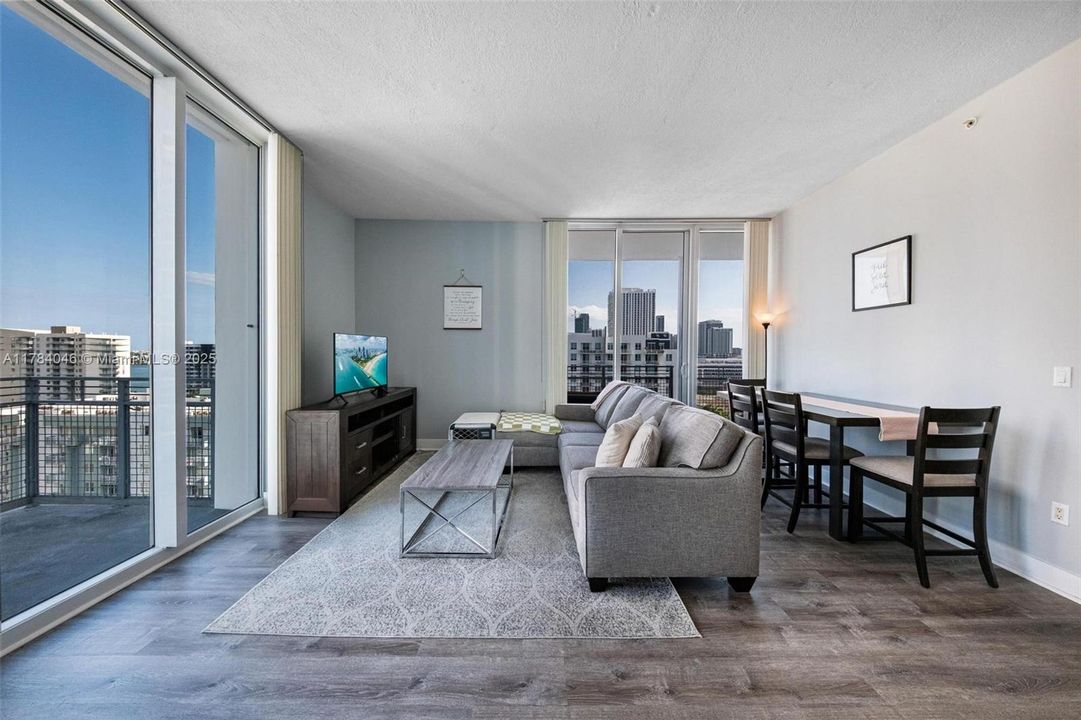 Recently Rented: $3,400 (2 beds, 2 baths, 1036 Square Feet)