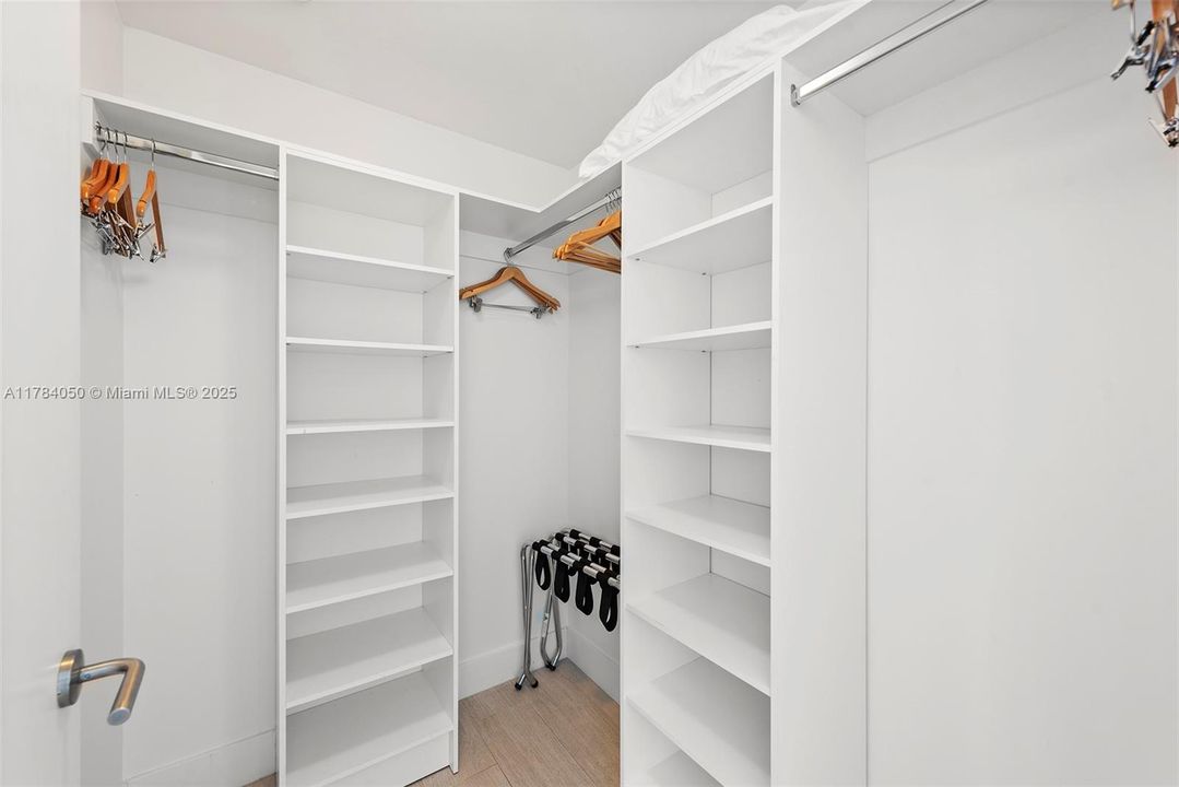 Vendido Recientemente: $840,000 (3 camas, 2 baños, 1129 Pies cuadrados)