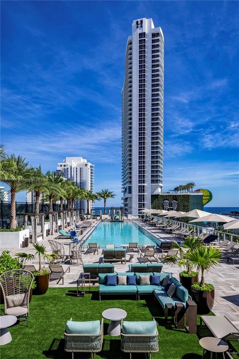 Vendido Recientemente: $840,000 (3 camas, 2 baños, 1129 Pies cuadrados)