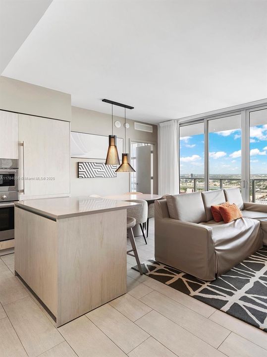 Vendido Recientemente: $840,000 (3 camas, 2 baños, 1129 Pies cuadrados)