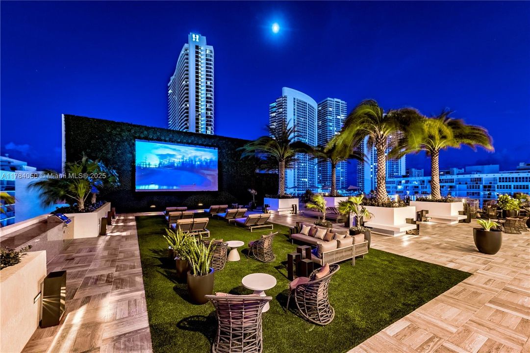 Vendido Recientemente: $840,000 (3 camas, 2 baños, 1129 Pies cuadrados)