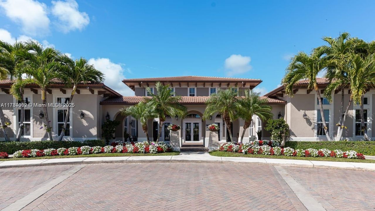 Недавно продано: $430,000 (3 спален, 2 ванн, 1416 Квадратных фут)