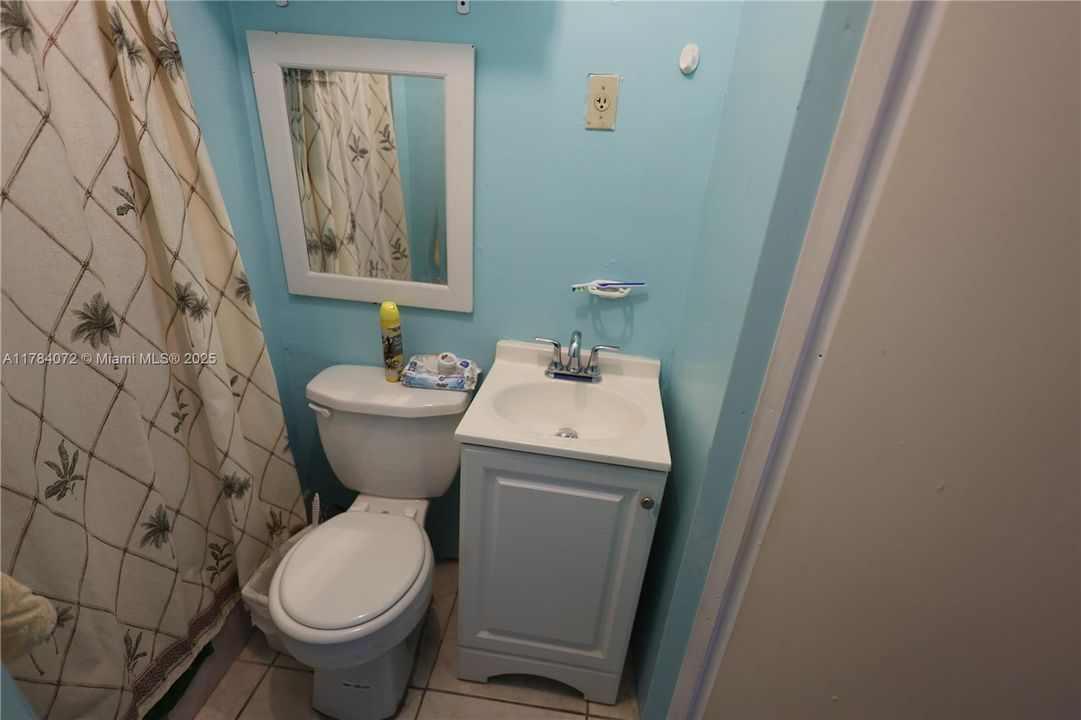 Recently Sold: $520,000 (4 beds, 3 baths, 1396 Square Feet)