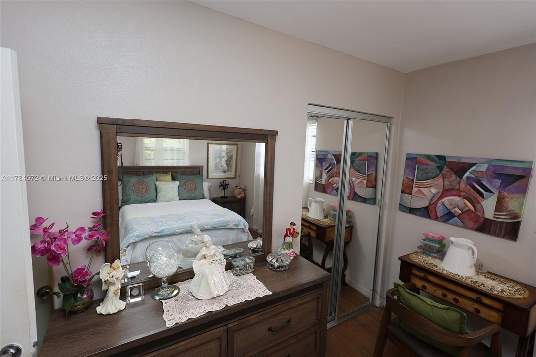 Recently Sold: $520,000 (4 beds, 3 baths, 1396 Square Feet)