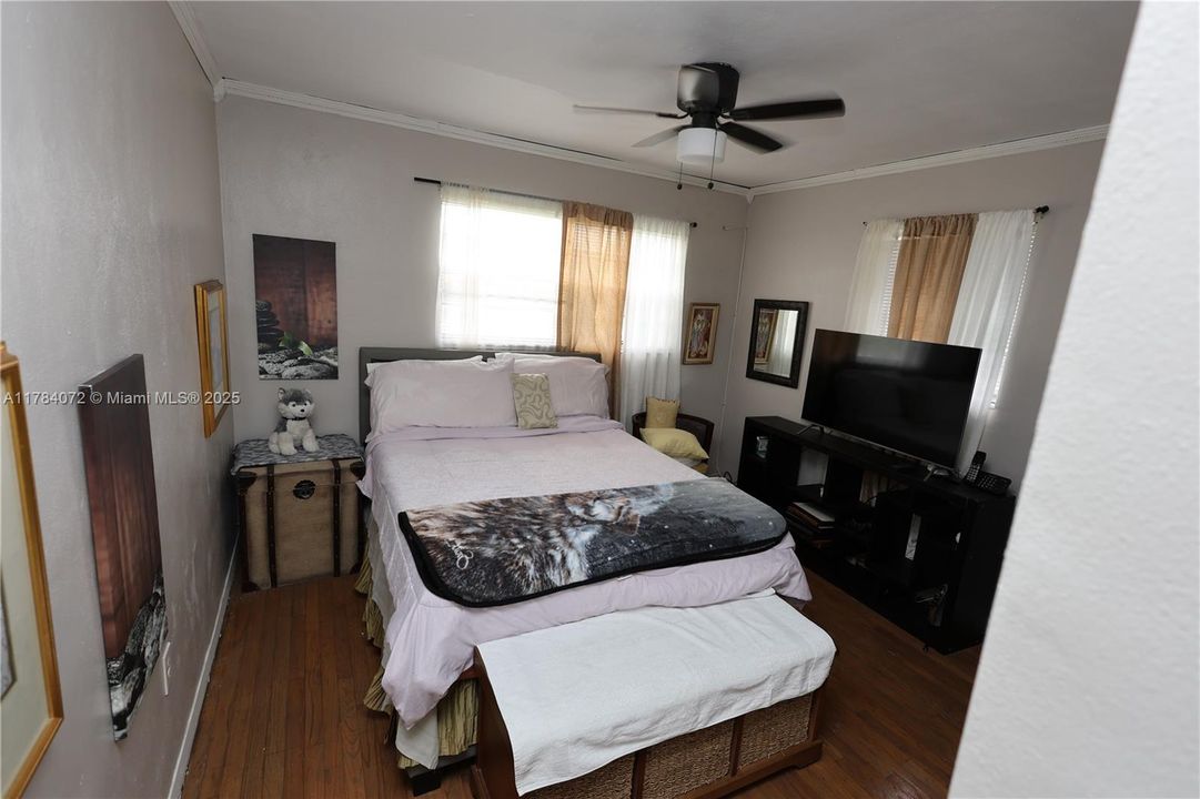 Recently Sold: $520,000 (4 beds, 3 baths, 1396 Square Feet)