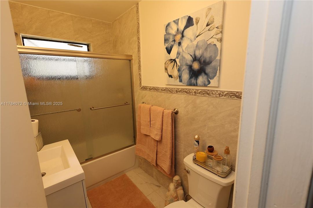 Recently Sold: $520,000 (4 beds, 3 baths, 1396 Square Feet)