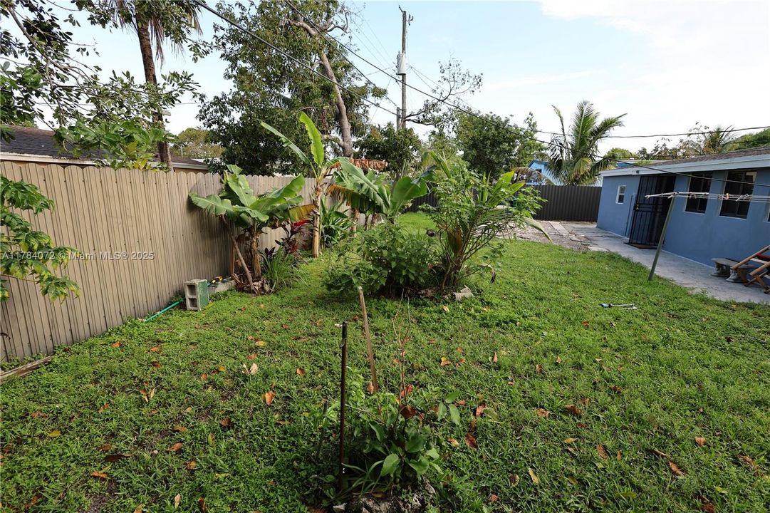 Recently Sold: $520,000 (4 beds, 3 baths, 1396 Square Feet)