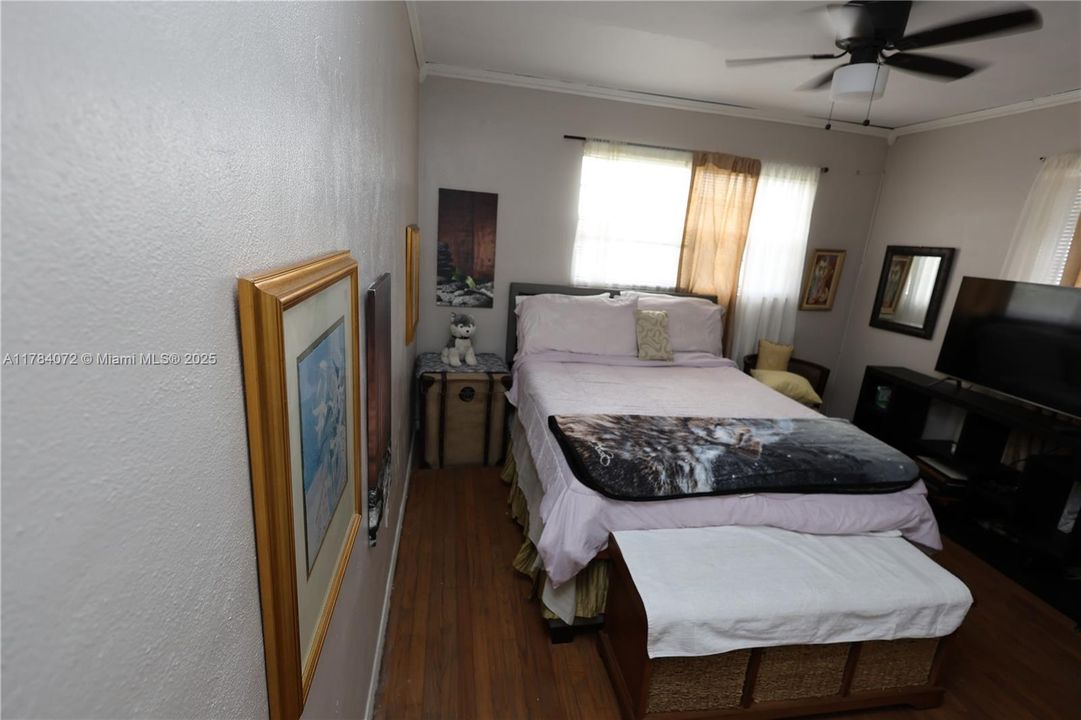 Recently Sold: $520,000 (4 beds, 3 baths, 1396 Square Feet)