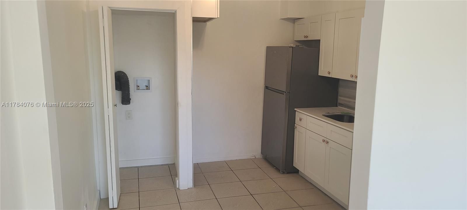 最近租的: $1,700 (2 贝兹, 1 浴室, 3380 平方英尺)