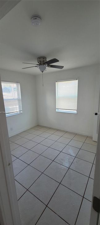 最近租的: $1,700 (2 贝兹, 1 浴室, 3380 平方英尺)