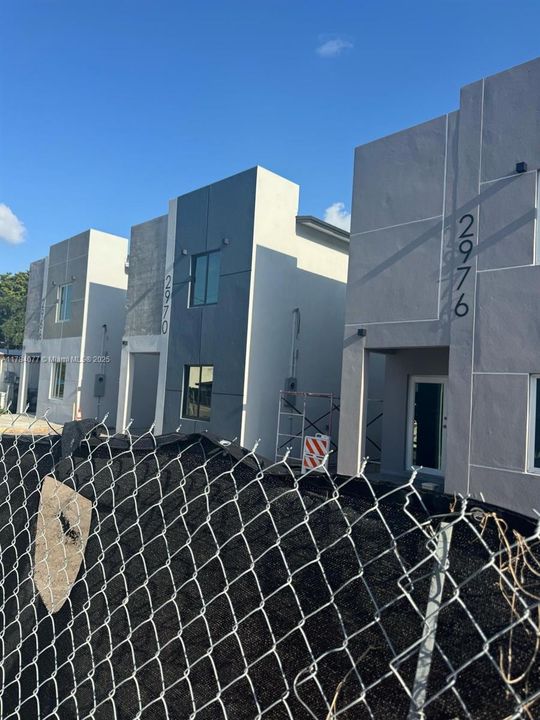 Недавно продано: $525,000 (4 спален, 2 ванн, 0 Квадратных фут)