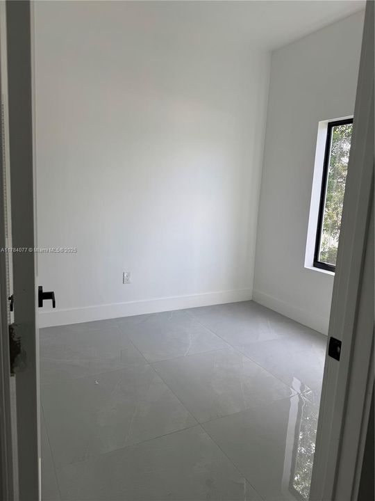 Недавно продано: $525,000 (4 спален, 2 ванн, 0 Квадратных фут)