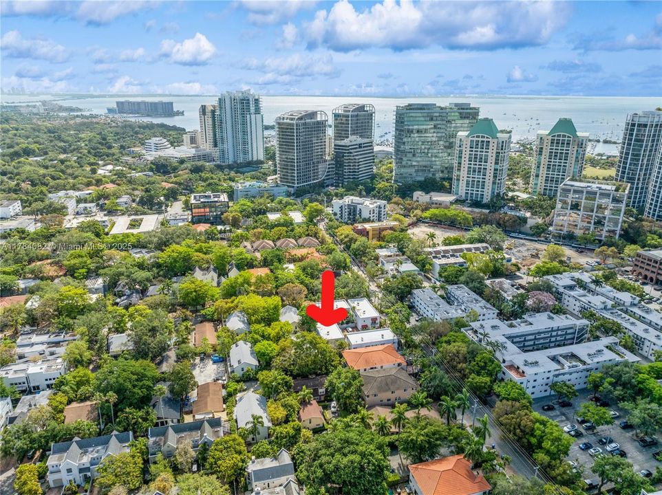 最近售出: $1,299,000 (3 贝兹, 2 浴室, 1637 平方英尺)