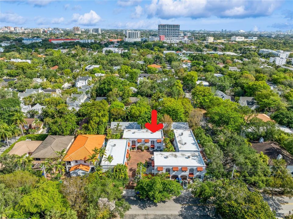 最近售出: $1,299,000 (3 贝兹, 2 浴室, 1637 平方英尺)