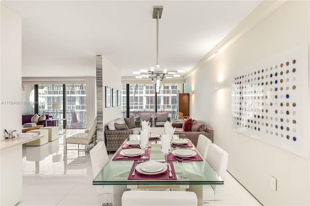 Vendido Recientemente: $2,200,000 (2 camas, 2 baños, 2060 Pies cuadrados)