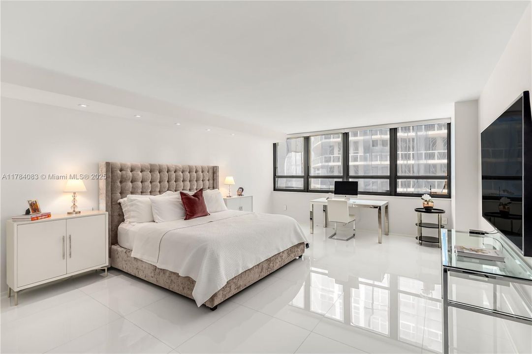 Vendido Recientemente: $2,200,000 (2 camas, 2 baños, 2060 Pies cuadrados)