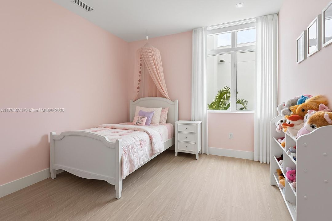 Недавно продано: $2,395,000 (5 спален, 5 ванн, 3911 Квадратных фут)