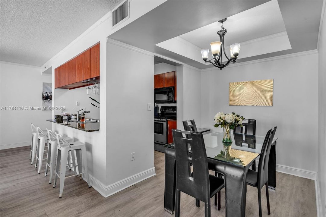 En Venta: $700,000 (2 camas, 2 baños, 1105 Pies cuadrados)