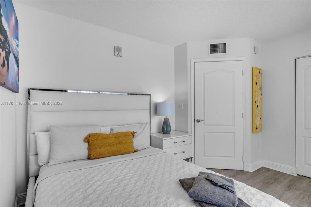 En Venta: $700,000 (2 camas, 2 baños, 1105 Pies cuadrados)