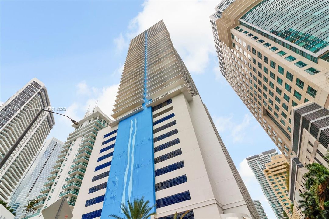 En Venta: $700,000 (2 camas, 2 baños, 1105 Pies cuadrados)