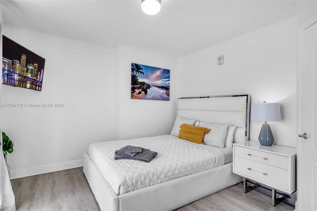 En Venta: $700,000 (2 camas, 2 baños, 1105 Pies cuadrados)