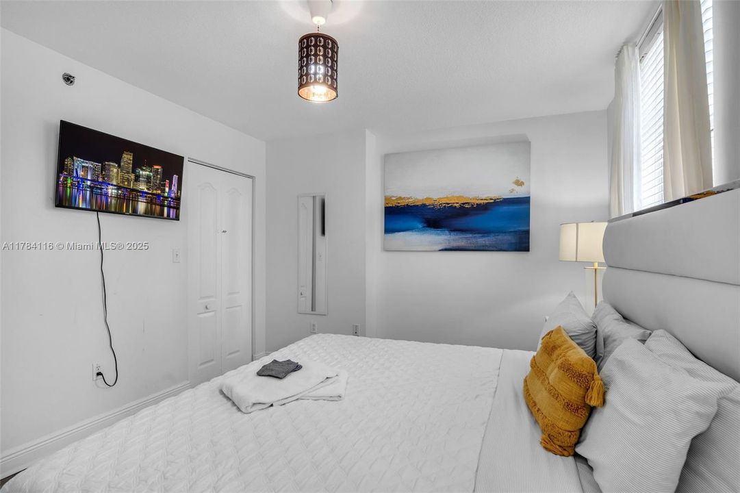 En Venta: $700,000 (2 camas, 2 baños, 1105 Pies cuadrados)